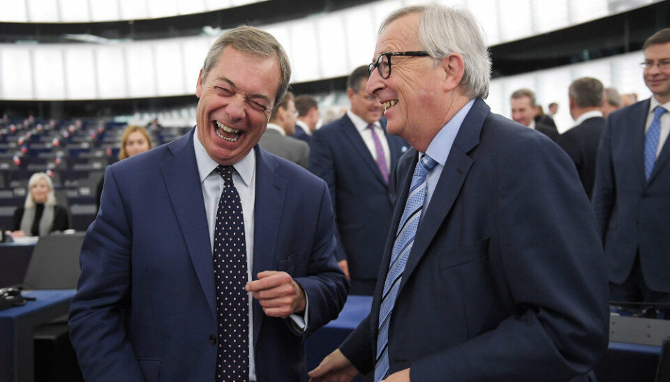 Jean-Claude Juncker (til højre) og daværende medlem af EU-Parlamentet, Nigel Farage, var politisk uenige om stort set alt. Ikke mindst brexit. Alligevel kunne de grine sammen under en debat om brexit i oktober 2019 i EU-Parlamentet i Strasbourg