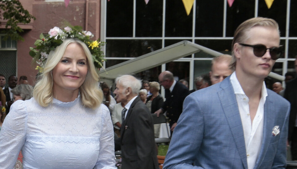 Marius Borg Høiby ses her sammen med sin mor, norske kronprinsesse Mette-Marit