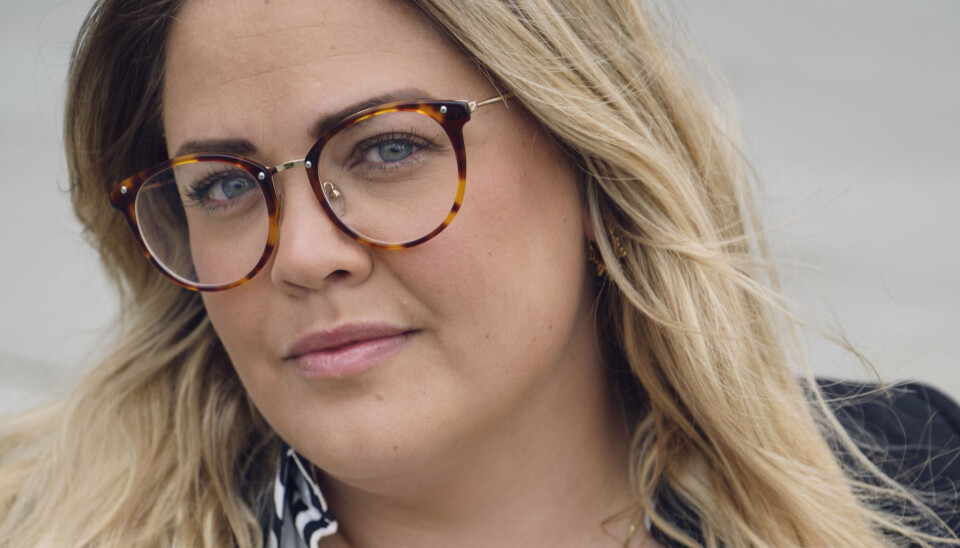 Sandie Westh og hendes mand mistede i 2021 deres datter Vilma kort efter fødslen. Nu venter parret deres tredje barn. - Alt er med forbehold, når man har oplevet det, vi har, men lykken tvinger sig igennem, fordi den føles så insisterende, skriver Sandie Westh på Instagram.