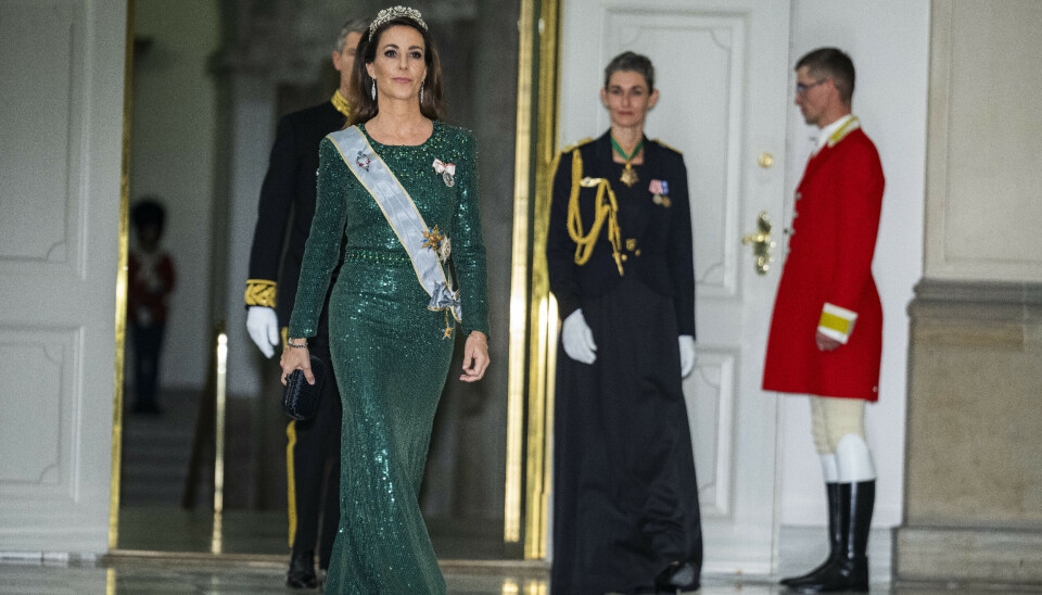 Prinsesse Marie ankommer med nyt ordensbånd til Kongeparrets gallataffel for Egyptens præsident på Christiansborg Slot