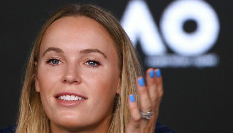 For første gang deler hele Danmarks tennisdarling, Caroline Wozniacki, fotos, hvor man kan se hendes lille datters ansigt.