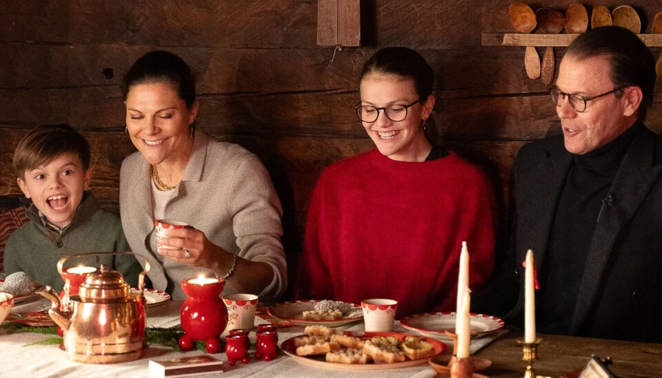 Lidt julelækkerier blev det også til for den lille familie på på Skansen i Stockholm.