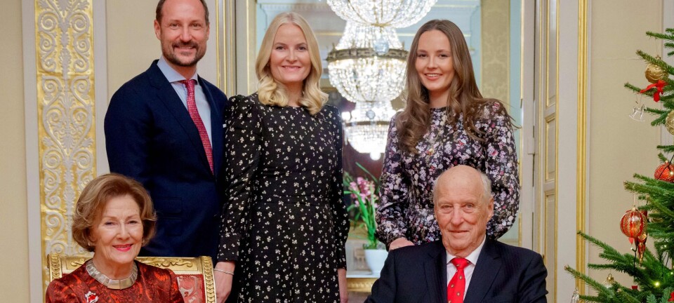 Kong Haralds julefoto vækker stor undren