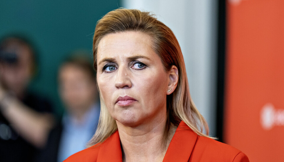 Mette Frederiksen afslører nu, at hun tabte en del hår under coronaen.