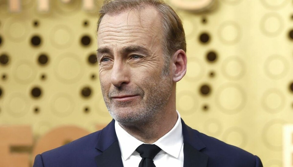 Bob Odenkirk, der spiller hovedrollen i serien, kollapsede under optagelserne i New Mexico og er blevet indlagt.