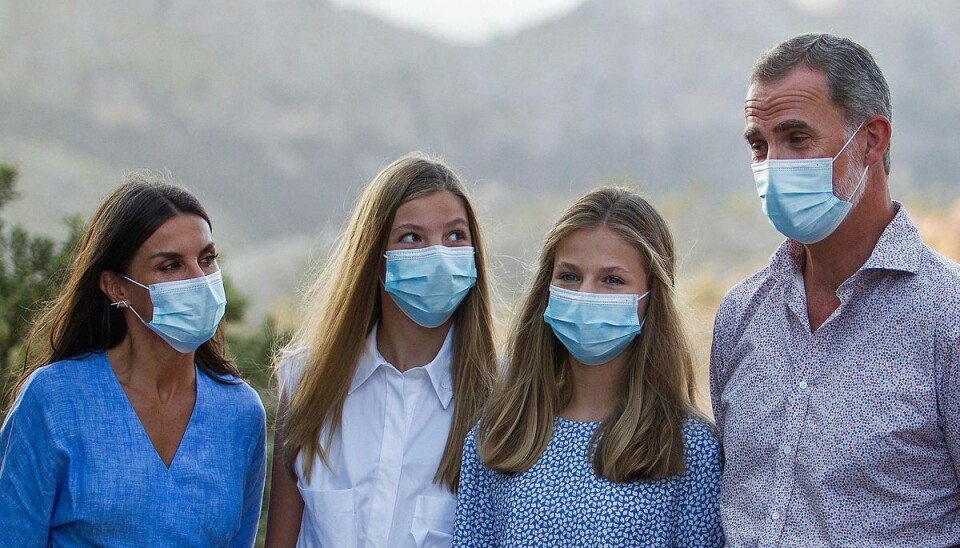 Kongefamilie sommerhygger på Mallorca