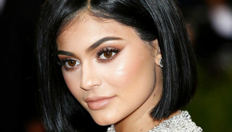Kylie Jenner som vi kender hende - du kan se hendes Instagram-opslag hvor hun poserer topløs længere nede i artiklen.