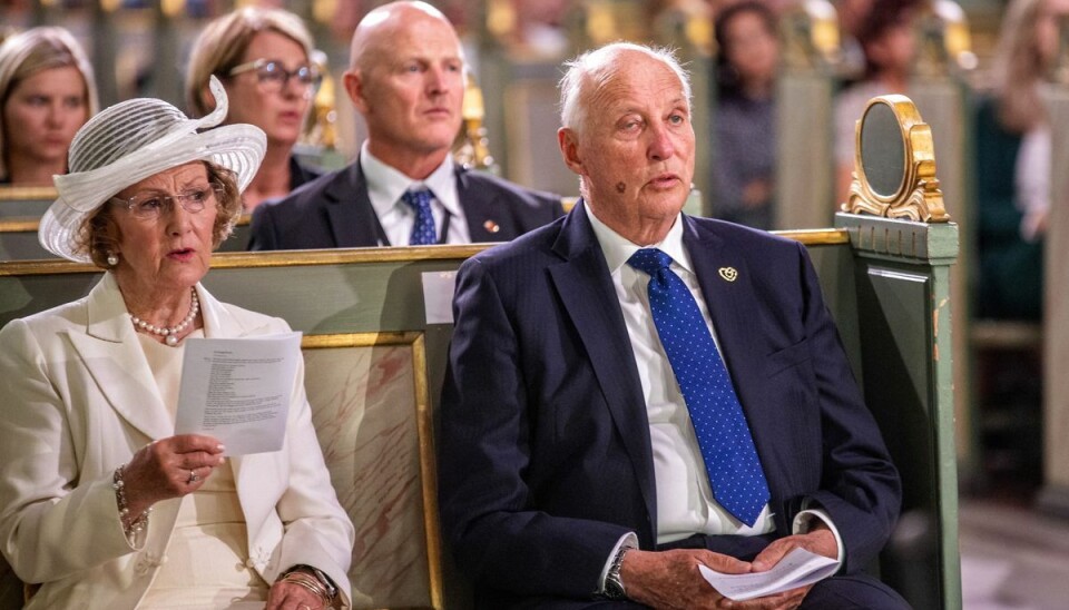 Norsk kongepar synger for i kirken