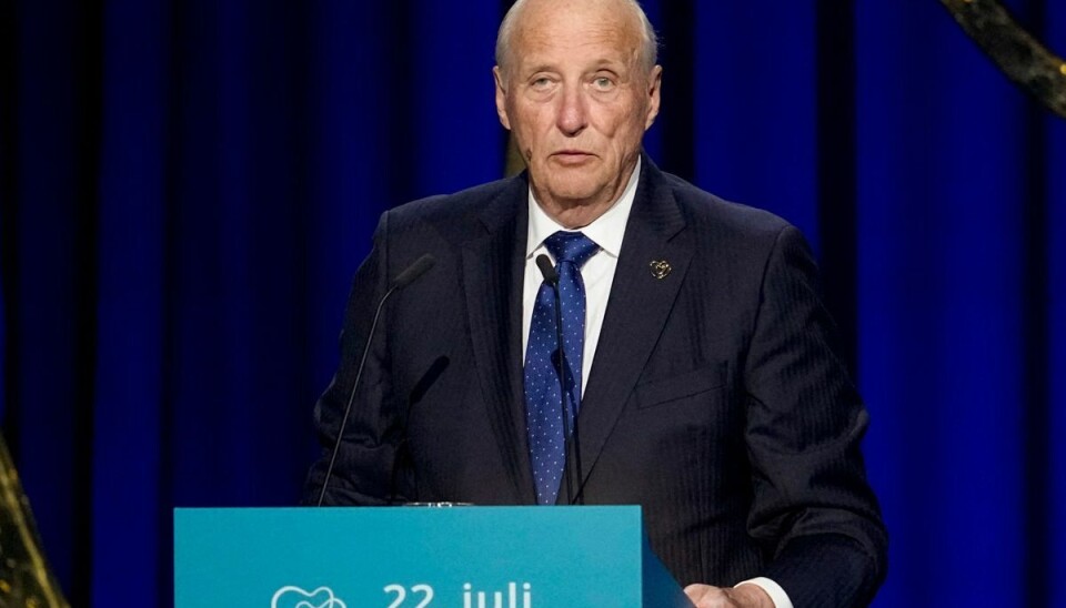 Den 84-årige kong Harald siger fra talerstolen, at Norge ikke har gjort nok for at modarbejde mørke kræfter. Den 84-årige kong Harald siger fra talerstolen, at Norge ikke har gjort nok for at modarbejde mørke kræfter.