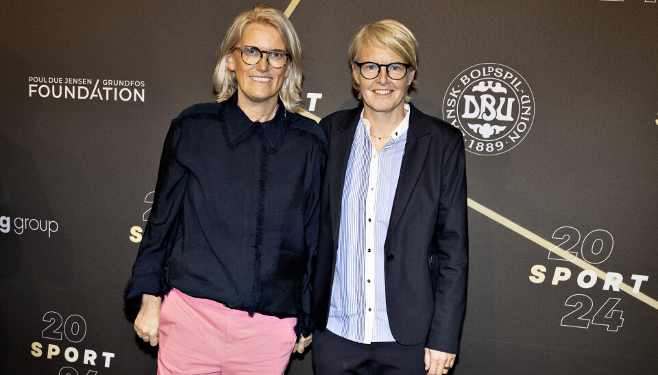 Camilla Andersen med ledsageren Charlotte til Sport 2024 - DR liveshow i Jyske Bank Boxen i Herning.