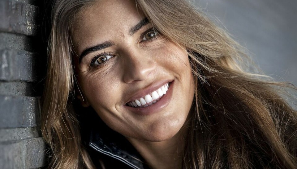 Modellen Philine Roepstorff dater angiveligt en ny fodboldspiller efter sit brud med Nicklas Bendtner. Modellen Philine Roepstorff dater angiveligt en ny fodboldspiller efter sit brud med Nicklas Bendtner.