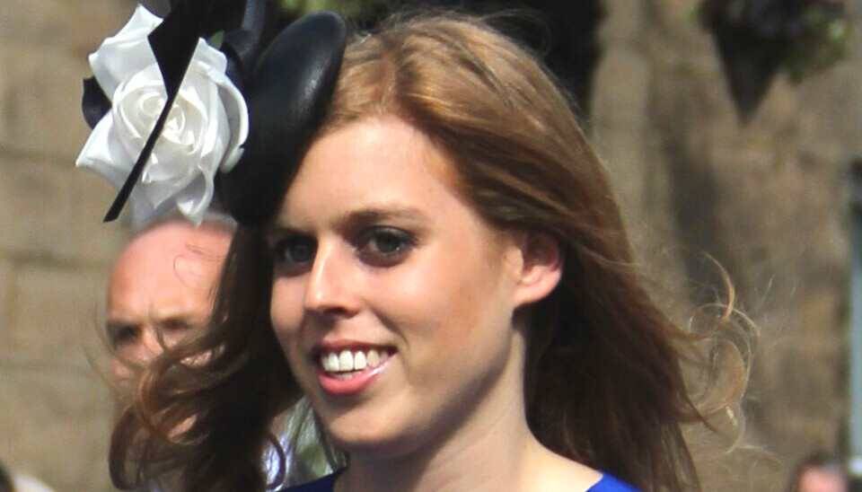 Prinsesse Beatrice prøver at redde sin far ud af suppedasen med gode råd.