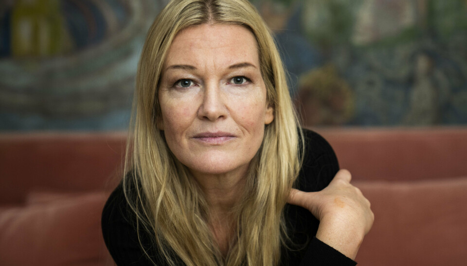 Anne-Grethe Bjarup Riis oplever, at man gennem samtaler med præster får nye perspektiver på de problematikker, vi selv og verden kan stå overfor. - Da jeg første gang talte med en præst på Rigshospitalet i forbindelse med min søns kræftforløb, oplevede jeg, at der blev højere til loftet. Der er noget smukt i, at man træder tilbage og sætter Gud foran, siger hun til dr.dk. (Arkivfoto).
