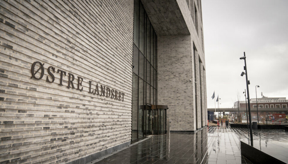 Tirsdag skal Østre Landsret behandle en sag, hvor tidligere studievært ved TV 2 Jes Dorph-Petersen har stævnet advokat Yvonne Frederiksen og kræver næsten to millioner for svie, smerte og tabt arbejdsfortjeneste.