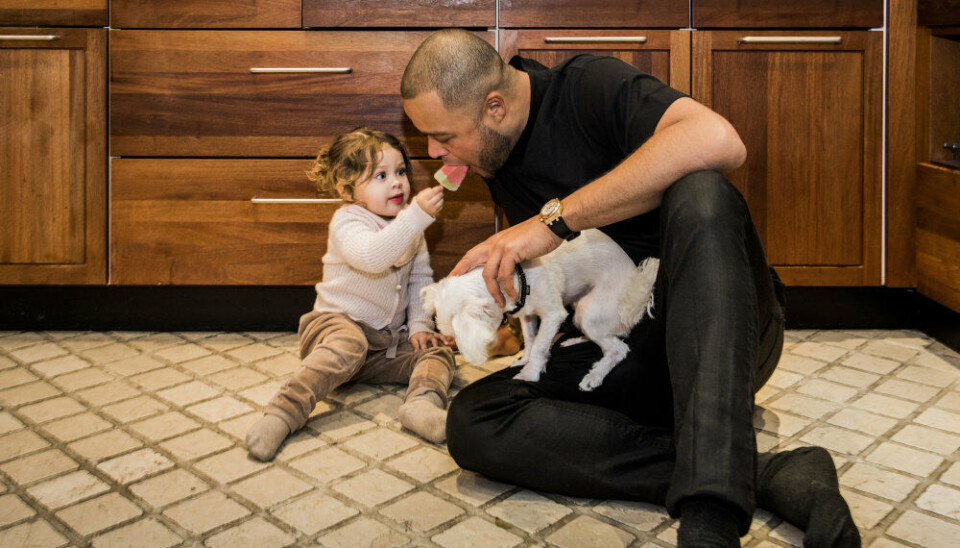 Mathilde Gøhler har døtrene Kenya og Lelou fra sit tidligere forhold med musikproduceren Remee Jackman. Kenya, der sidder på køkkengulvet med sin far, Remee, på billedet, kom til verden i 2015.