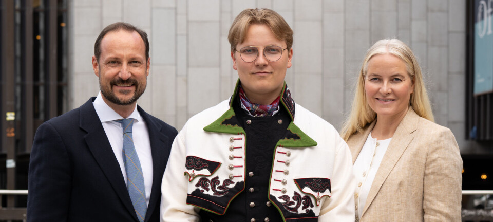 Kronprinsparret afbrudt midt under interview
