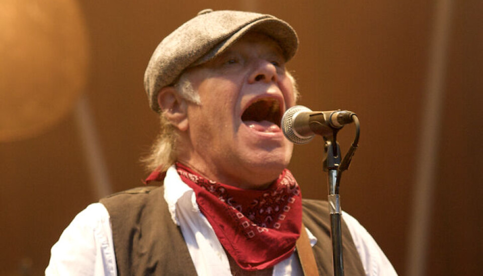 Hjalmers far, nationalskjalden Kim Larsen.