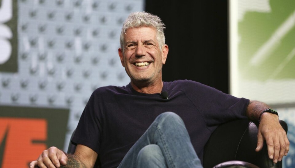 Raser over filmtrick Anthony Bourdain blev udlært som kok i 1978 og arbejdede på forskellige restauranter, inden han for alvor blev verdenskendt i 2000, da han udgav bogen 'Kitchen Confidential: Adventures in the Culinary Underbelly'. (Arkivfoto.)