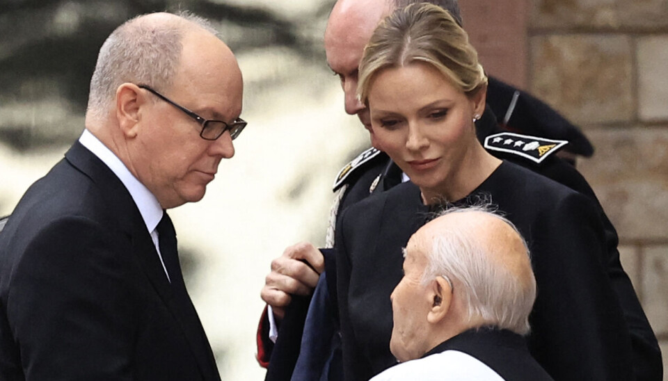 Fyrst Albert og fyrstinde Charlene ses her ved Guillaume Didiers begravelse, der fandt sted torsdag fra katedralen i Monaco.