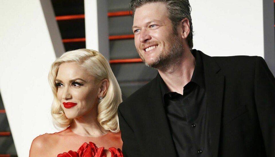 Musicians Gwen Stefani and Blake Shelton arrive at the Vanity Fair Oscar Party in Beverly Hills, California February 28, 2016. REUTERS/Danny Moloshok