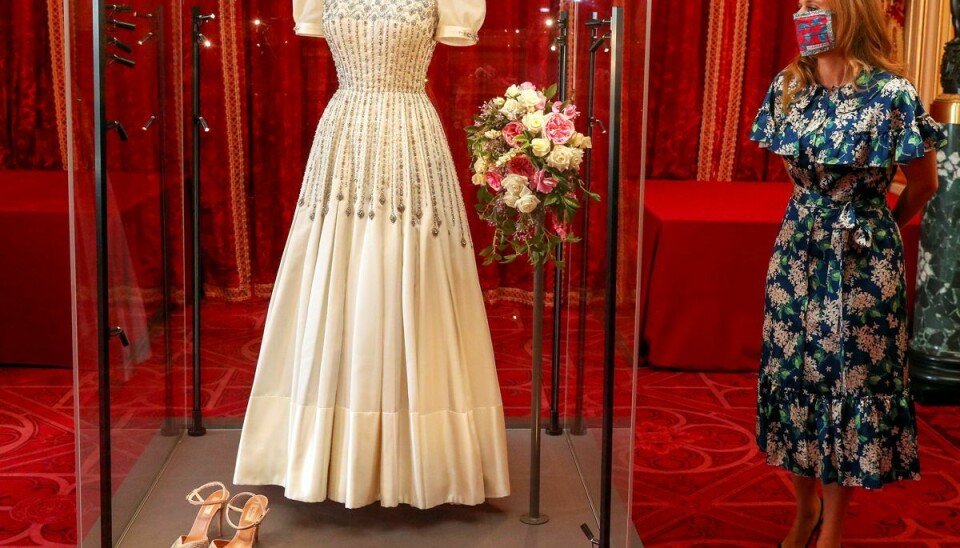 Prinsesse Beatrice kunne efter sit bryllup få lov at se kjolen igen, da den var udstillet for offentligheden. Foto: Steve Parsons/PA Wire/Pool via REUTERS/Scanpix