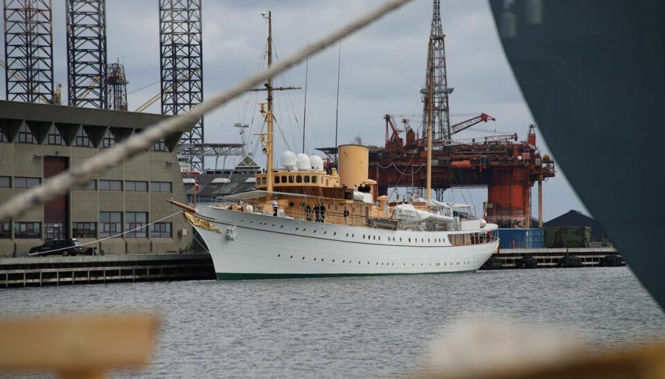 Kongeskibet Dannebrog fik motorproblemer og måtte hjælpes til Frederikshavn af Forsvaret. Foto: Presse-fotos.dk.