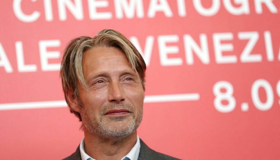 Det har i en periode været kendt, at Mads Mikkelsen skulle tage over for Johnny Depp, men nu sætter den danske filmstjerne selv ord på. Foto: REUTERS/Tony Gentile/File Photo
