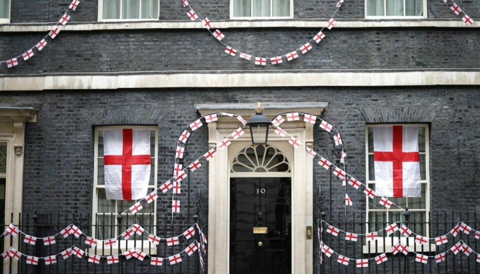 Hvem bor mon i huset med de mange flag? Foto: REUTERS/Henry Nicholls