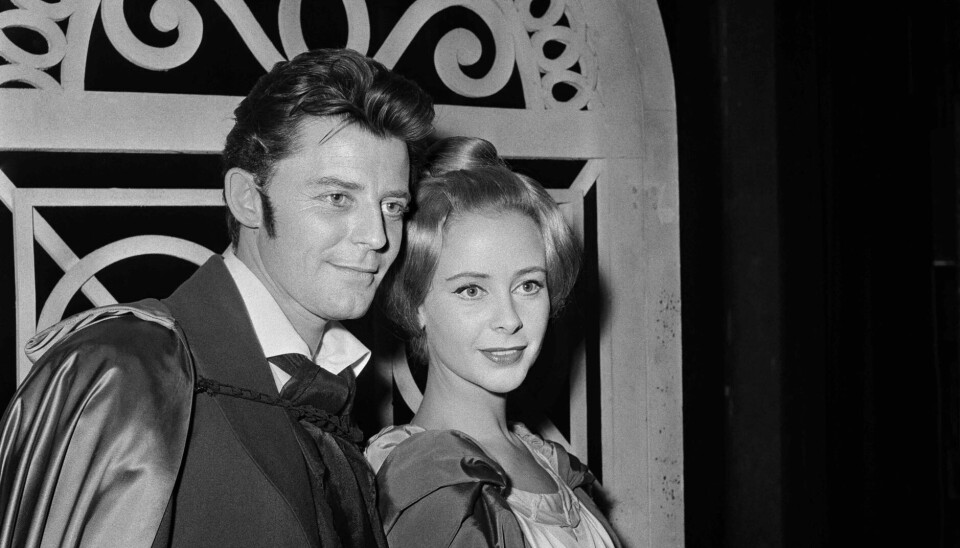 Skuespillerne Geneviève Page og Gérard Philipe til en øvning af showet 'Les caprices de Marianne' ('The moods of Marianne')