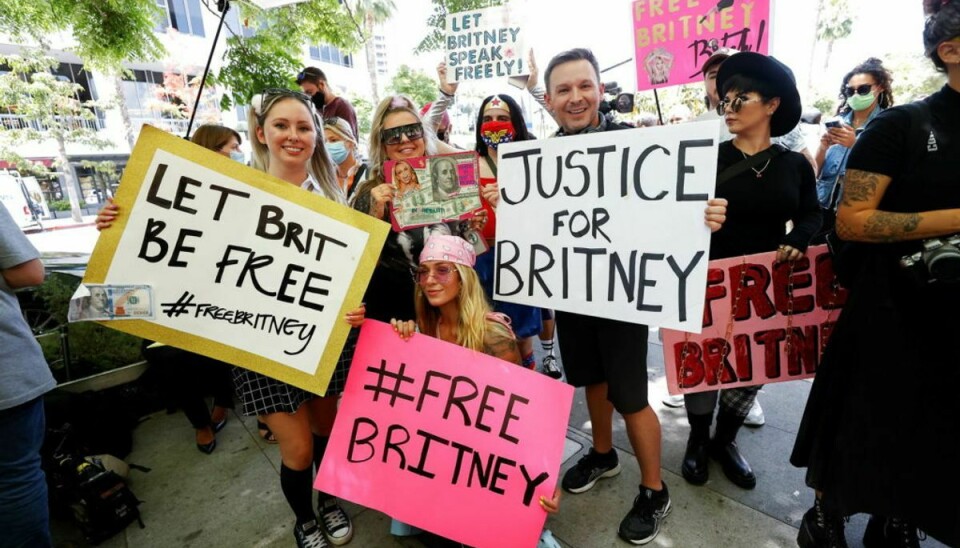 En gruppe af fans har gennem årene råbt op om, at Britney Spears ikke havde det godt. De var også til stede ved retten onsdag. Foto: Scanpix/REUTERS/Mario Anzuoni