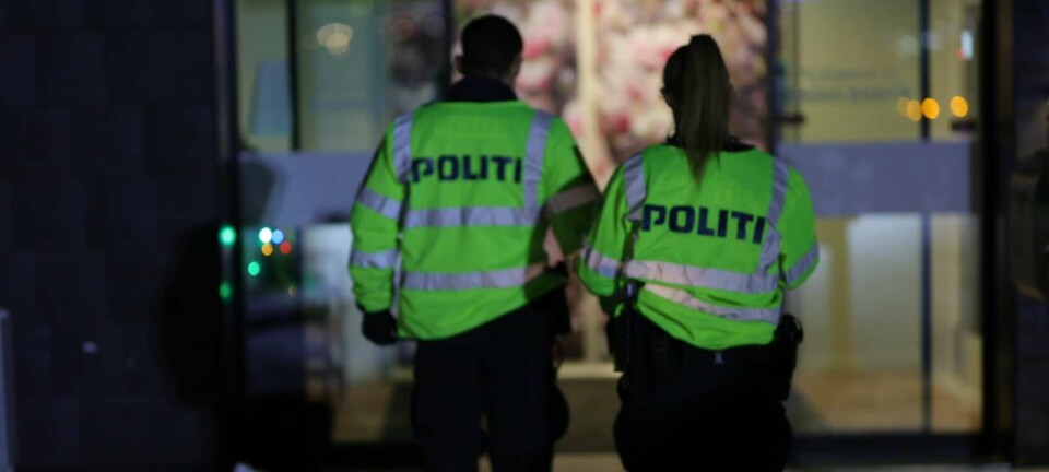 Kvinde overfalder knivrøver