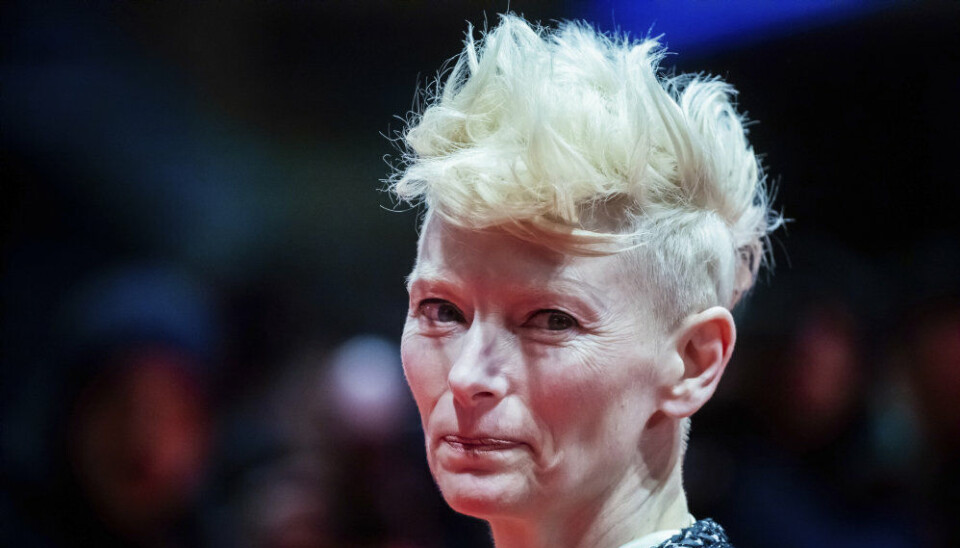 Ud over 'The End' er Tilda Swinton også biografaktuel i dramaet 'The Room Next Door', som også har danske Alex Høgh Andersen på rollelisten.