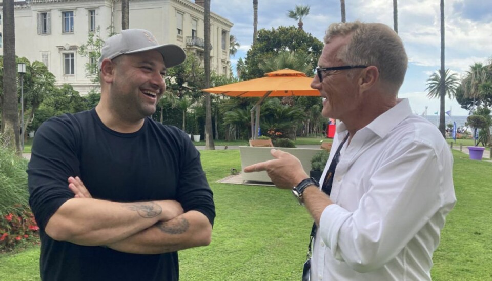 Instruktør Mehdi Avaz og producent Niels Juul, der her ses sammen til filmfestival i Cannes, skal sammen lave filmen “Ellen”, der bliver på engelsk og til et internationalt publikum. – Foto: Eva Maria Brandi/ Ritzau/Ritzau Scanpix