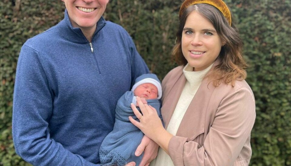 Sådan så det ud, da prinsesse Eugenie lige havde født hende og Jack Brooksbanks første barn. Foto: Princess Eugenie and Jack Brooksbank/PA Wire/Handout via REUTERS/Scanpix