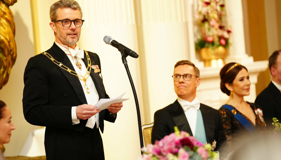 Kong Frederik roser Finlands militære kapaciteter i tale på det finske præsidentpalads tirsdag aften.