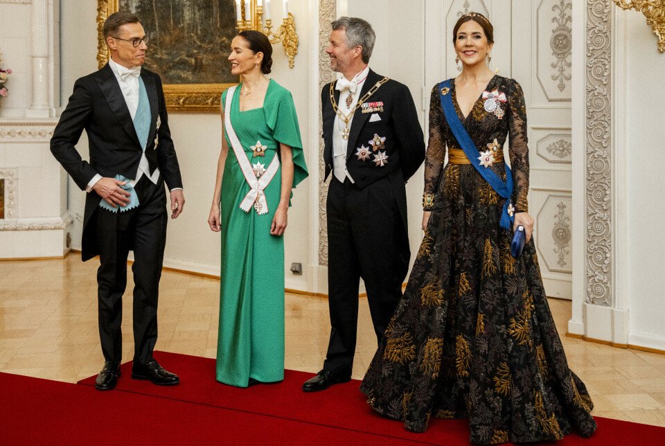 Frederik og Mary ses her sammen med det finske præsidentpar ved gallamiddagen i Helsinki tirsdag aften.