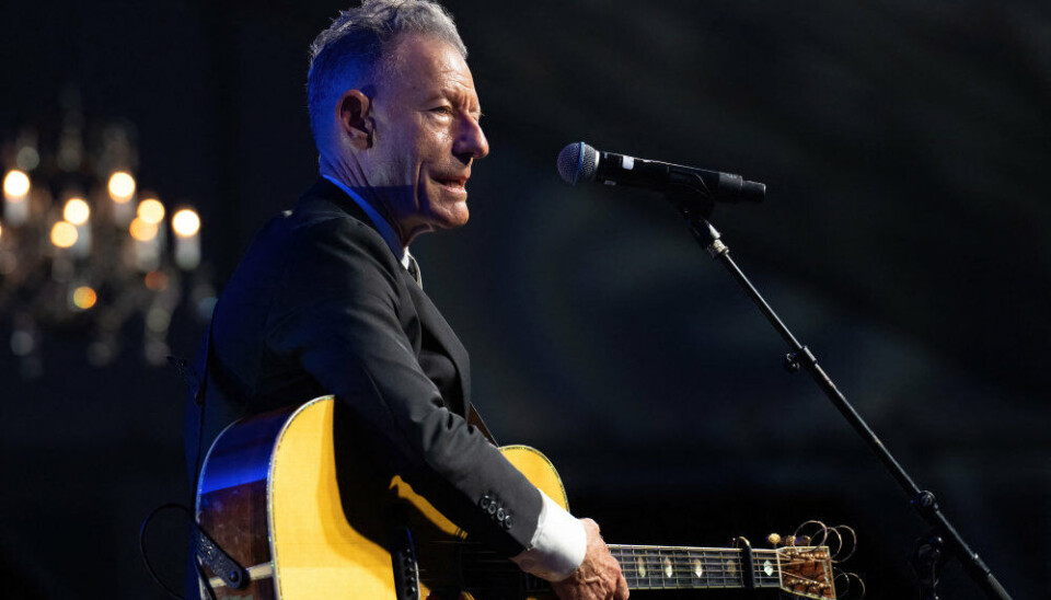 Den amerikanske countrysanger Lyle Lovett optrådte i London i januar. I august går turen til Tønder.