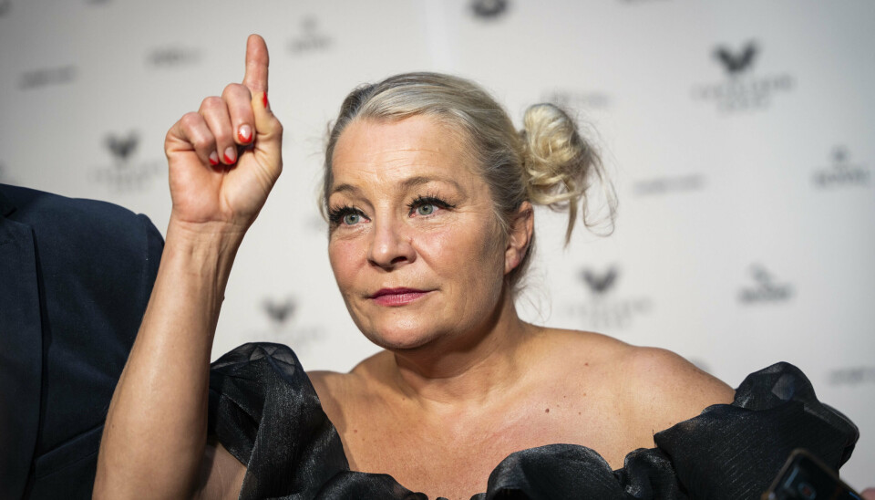 Signe Lindkvist var i år vært for Tvprisen for andet år i træk. I 2024 var det sammen med Jacob Riising, mens det i 2025 var med Mathias Helt.