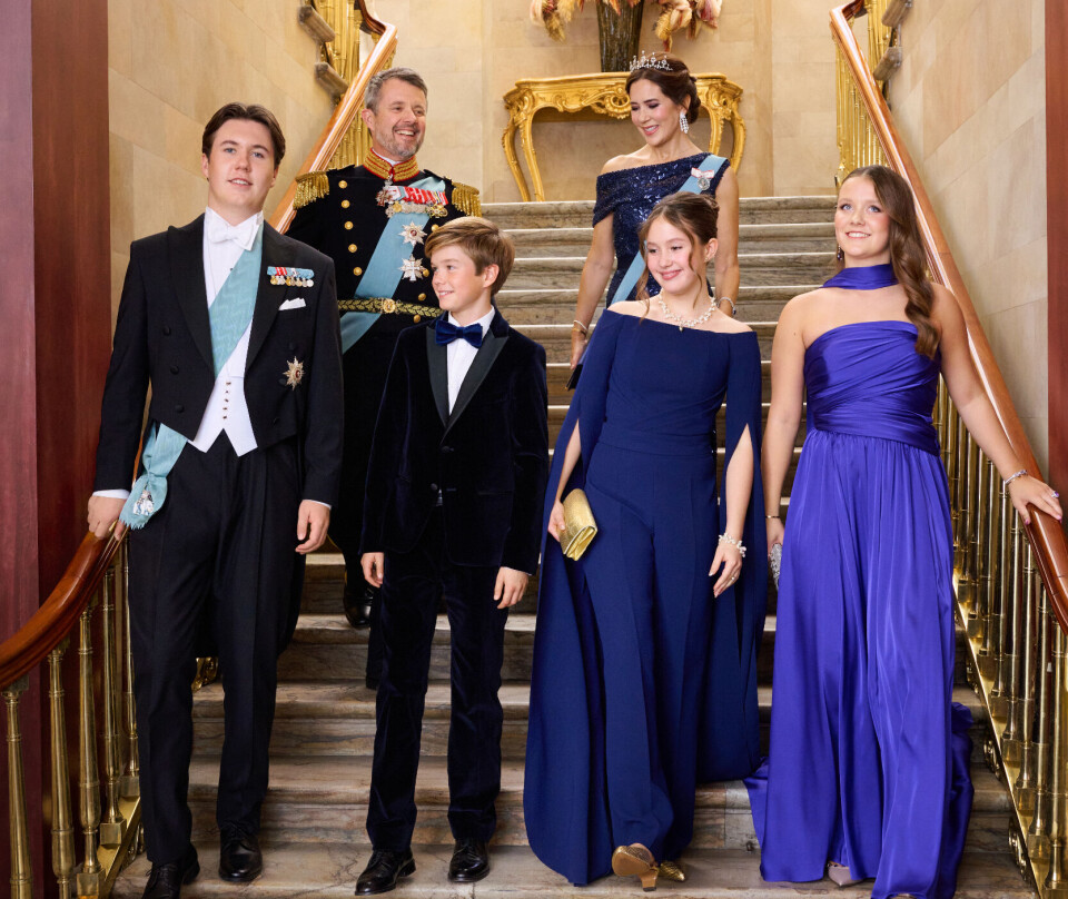 Billedet her af den kongelige familie er blandt de officielle fotos, der blev frigivet af kongehuset i forbindelse med kronprins Christians 18-års fødselsdag den 15. oktober 2023.
