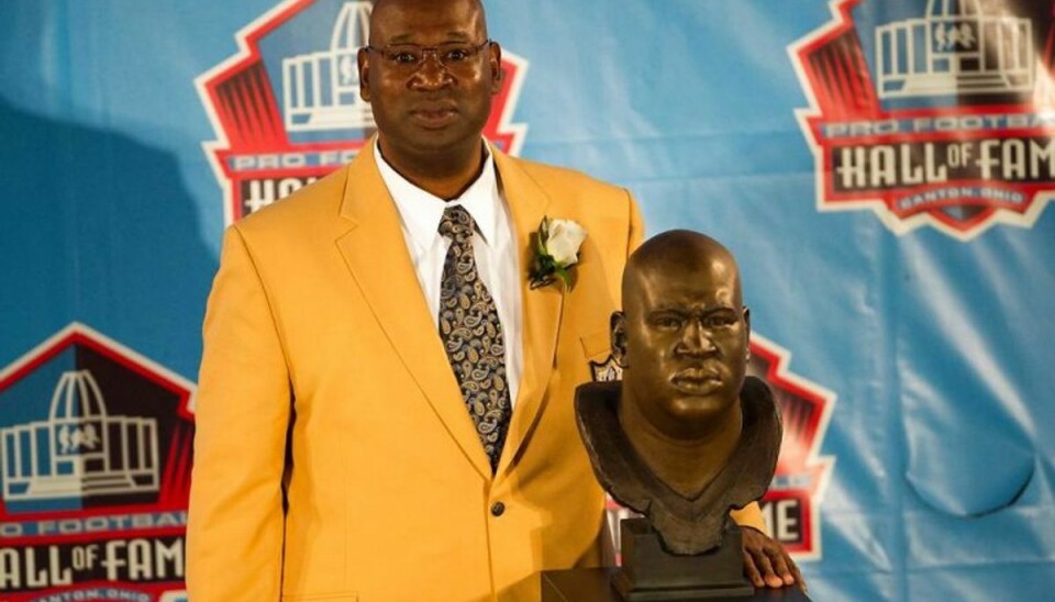 Her ses Cortez Kennedy, da han modtog hæderen af at blive optaget i Hall of Fame i 2012. Tirsdag den 23. maj blev han fundet død af endnu uvisse årsager i sit hjem i Orlando. Klik videre i galleriet og se nogle af de andre markante sportsnavne, vi har mistet i år. Foto: Jason Miller/Scanpix