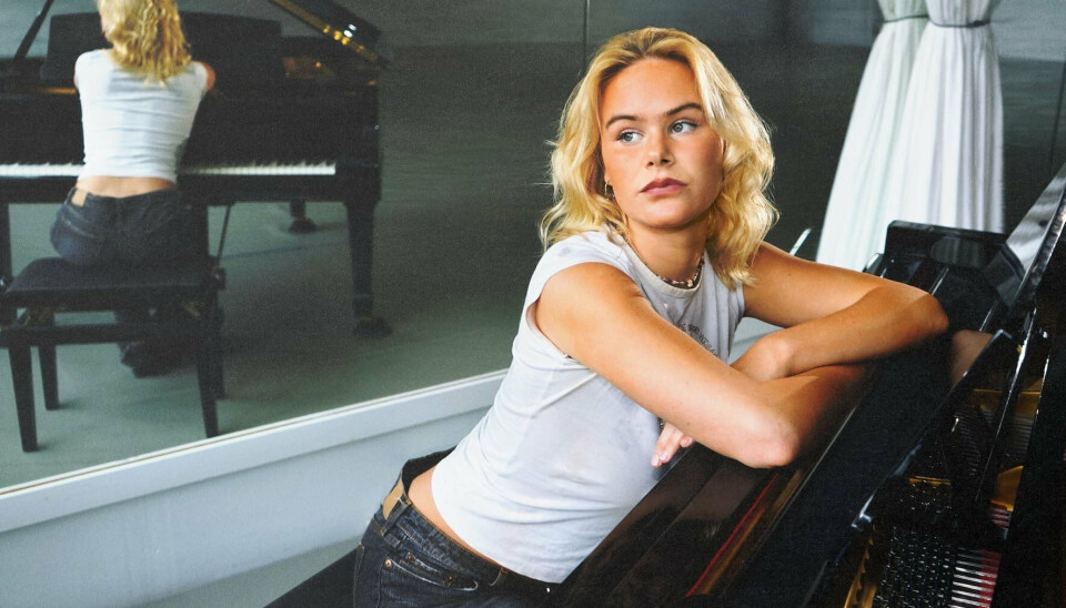 20-årige Annika står bag hits som 'Knuser Hjerter' og 'Så længe jeg er sexy'.