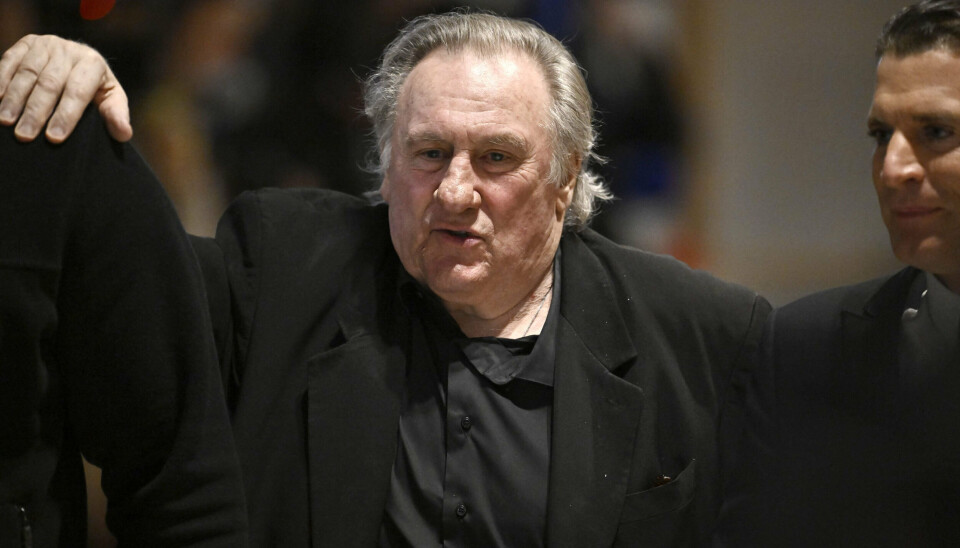 Gérard Dépardieu til dagens retsmøde i Paris. Han er anklaget for seksuelle overgreb på to kvinder.