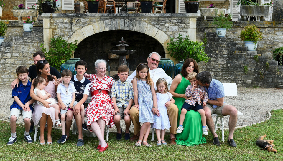 Den kongelige familie foreviget på det franske slot Château de Cayx i sommeren 2014.