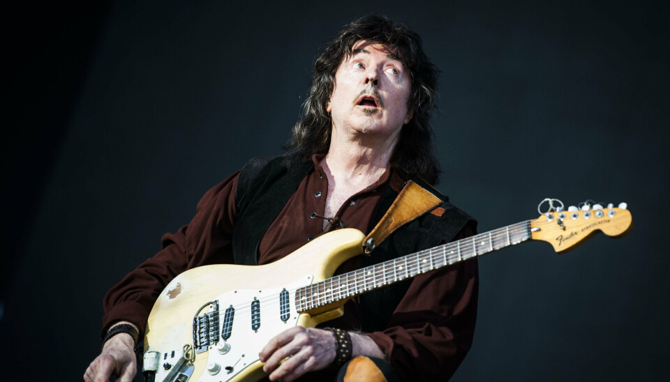 Guitarist Ritchie Blackmore under en koncert i Sverige.