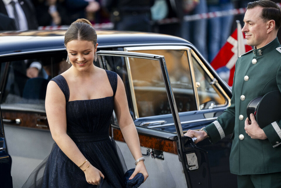 Prinsesse Isabella ses her ankomme til fejringen af sin 18-års fødselsdag på Det Kongelige Teater i København den 15. april.