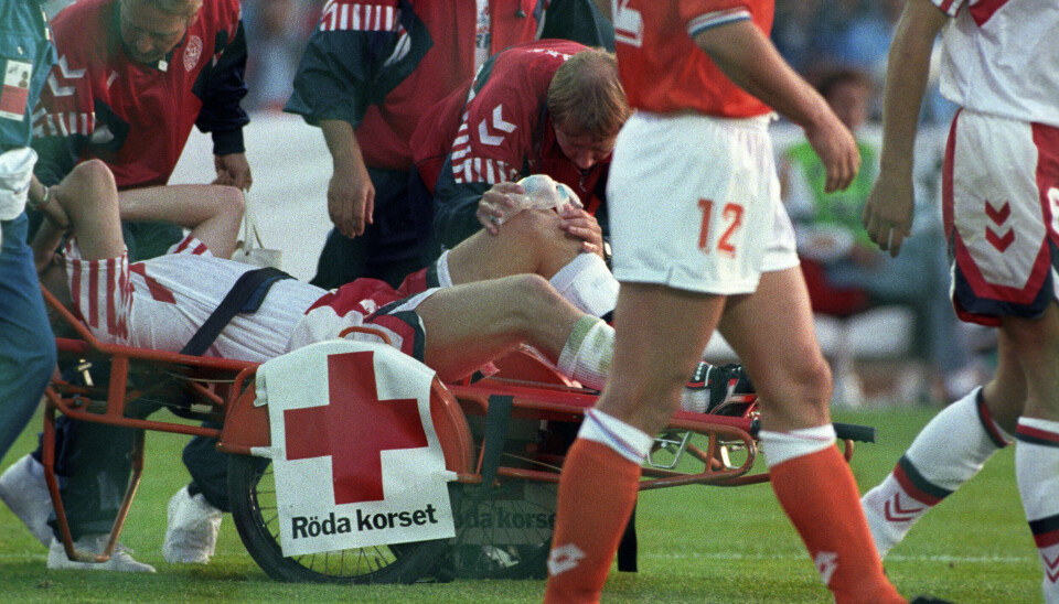 Henrik Andersen blev alvorligt skadet, da Danmark i 1992 slog Holland i EM-semifinalen. Det endte med at blive Andersens sidste betydende landskamp.