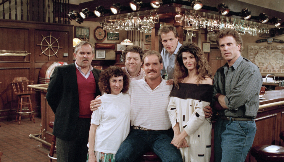 Billede fra 1988 af castet fra 'Sams Bar' og baseballspiller Wade Boggs. George Wendt spillede med i alle seriens 11 sæsoner i rollen som Norm Peterson. (Arkivfoto).
