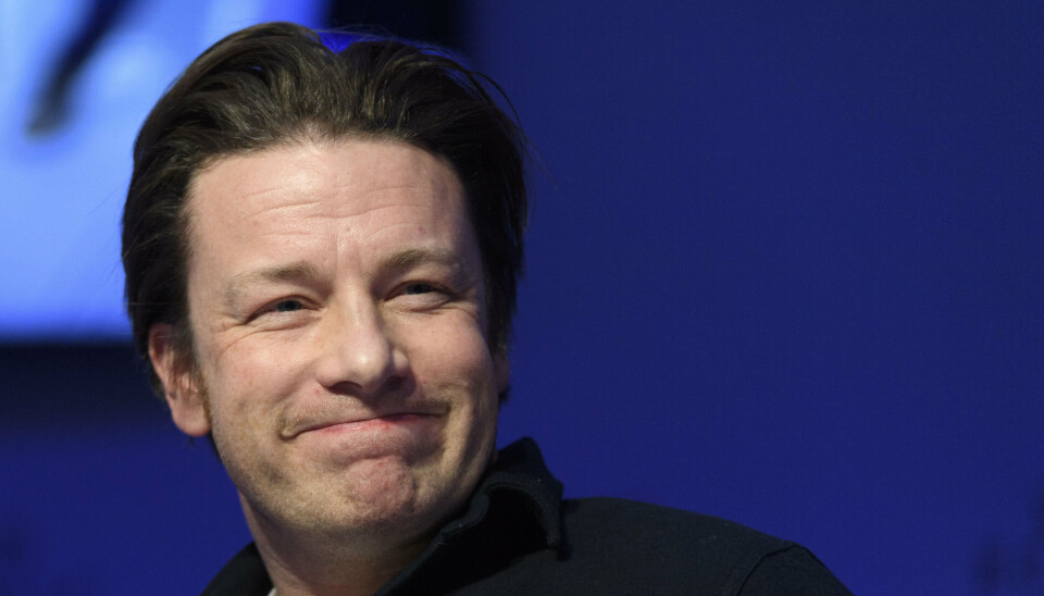 Den britiske kok Jamie Oliver, der fylder 50 den 27. maj, brød som ganske ung gennem mediemuren, og hans afslappede facon fangede seerne, da programmet 'Det er bar' mad' fik premiere i 1999.