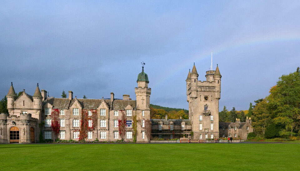 Det var i nærheden af Balmoral Slot, hvor klatreren døde efter et hjertestop