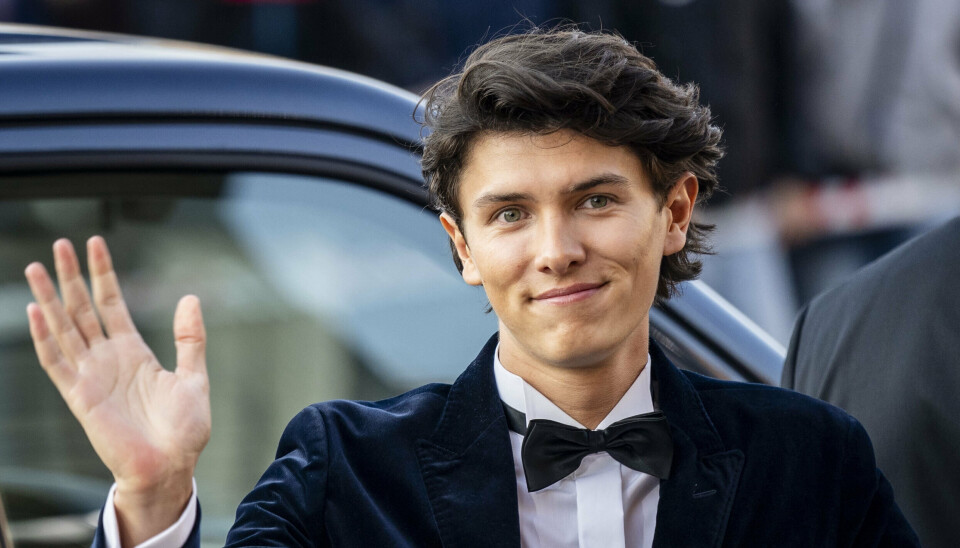 Grev Nikolai er nummer seks i den danske tronfølge. Selv om han indgår i rækken, er det kun kong Frederiks ældste søn, kronprins Christian, der i den generation vil modtage apanage.